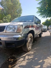 نيسان بيكاب • دبل كبينة • ABS