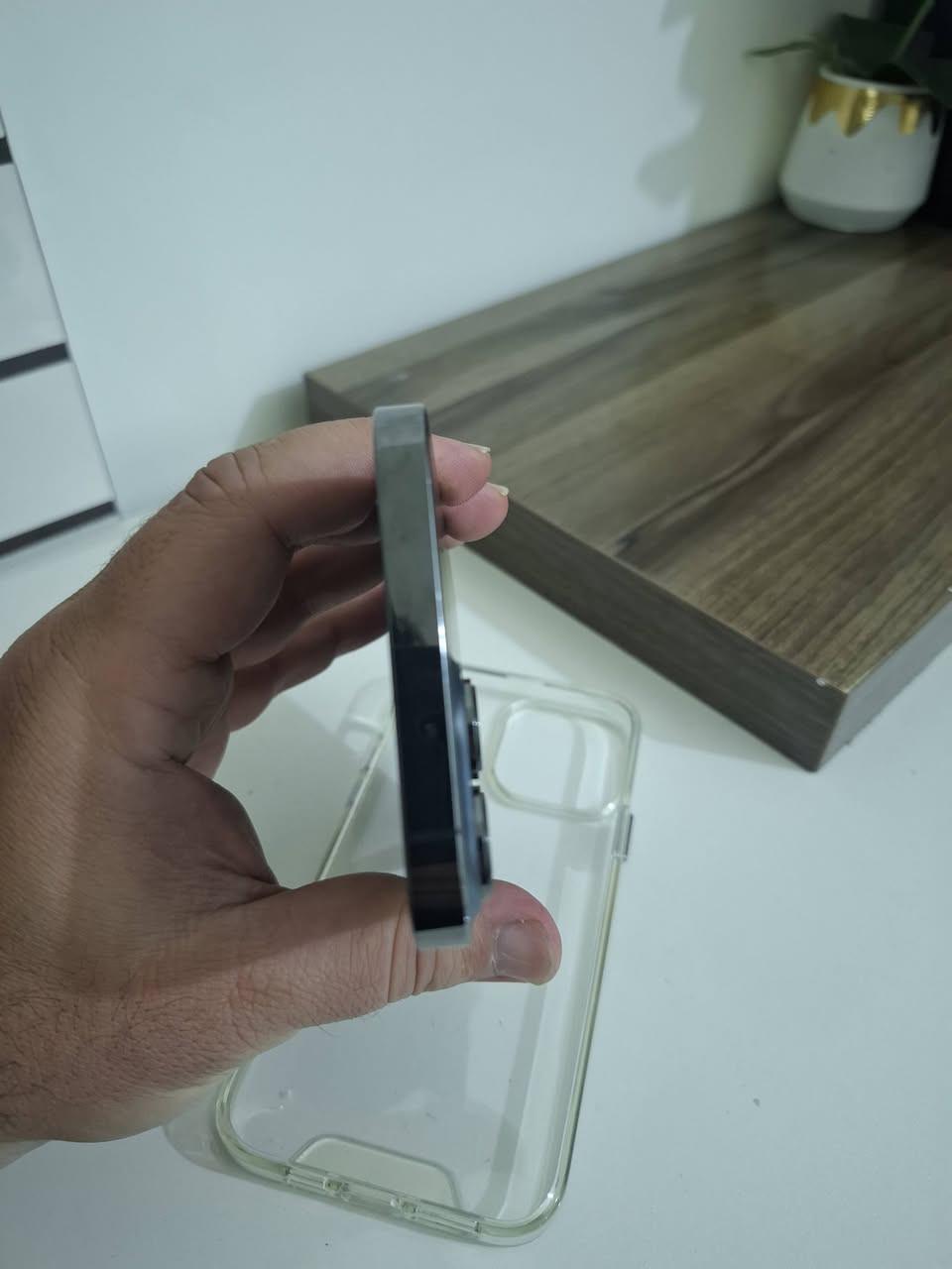 توفر
 iPhone 13 pro max 
١٣ برو ماكس 
ذاكره ١تيرا 
بطاريه ٨١ مستبدله
باقي كل كفاله شرط الفحص والضمان
باقي تفاصيل كدامك بلصور 
السعر ٧١٠ الف 
بغداد الكرخ 
يوجد توصيل 
***********
*ذاكره ١تيرا انتبه مو ٢٥٦
