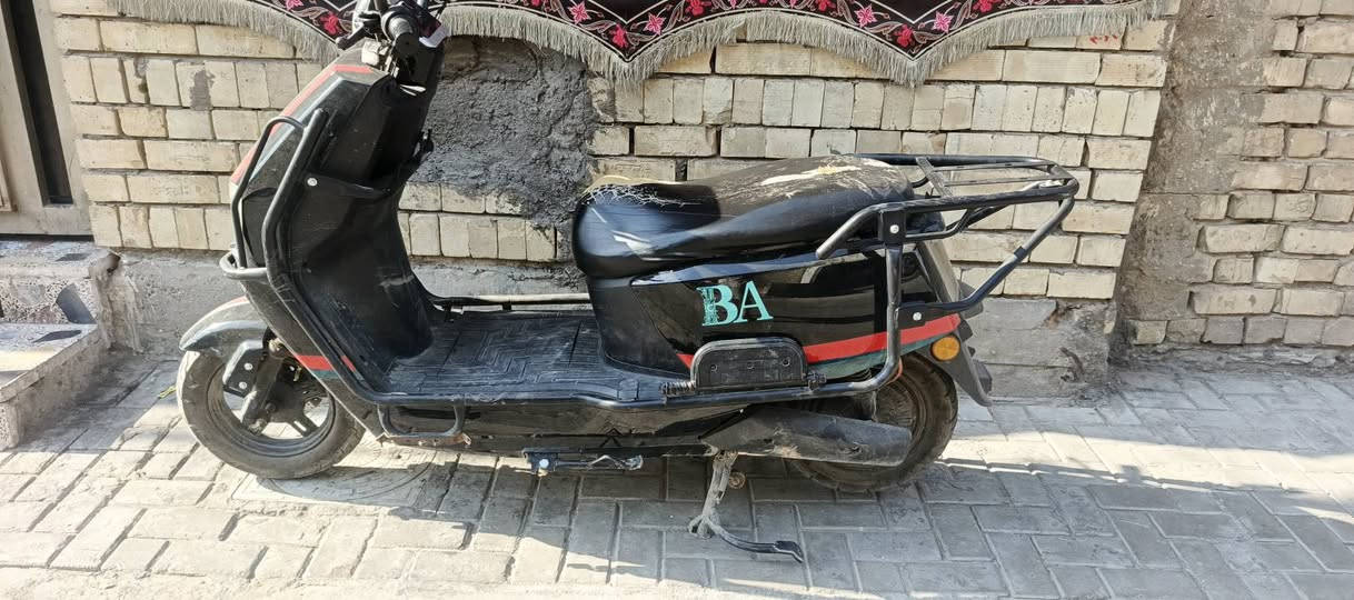 السلام عليكم دراجة شحن BA
بطاريات🔋
الملف 1500
السرعة 80
الرقم ***********
العنوان حي اور

