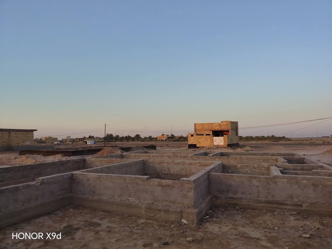 سلام عليكم
عرصه طابو زراعي سند 25 للبيع

المساحه 250م واجه 16م

بيه بتلو

العنوان الديوانية_الدغارة _هور الجبور _مجاور مجمع شارع 30
الاستفسار ***********
____________________________
او زيارة مكتبنا في الدغاره مقابل قائم مقاميه
مكتب عقارات الدغارة
أهلًا وسهلا بكم

نص مكتوب في الصور:
- HONOR X9d