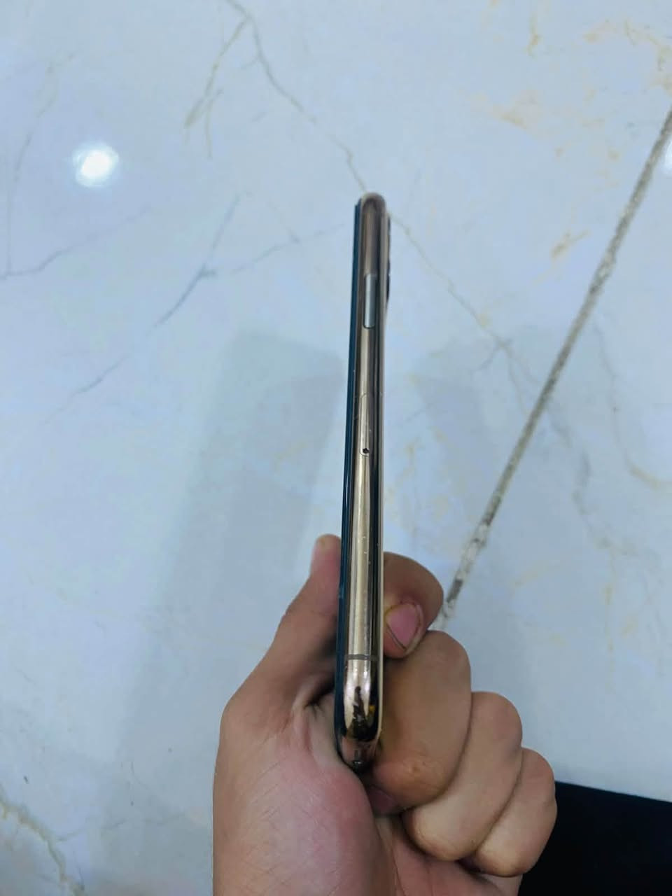 سلام عليكم ايفون ١١برو مكفول من الفتح والتبديل ذاكره256بطاريه 68لون ذهبي سعره 250بي مجال بغداد العبيدي يرهم مراوس فقط ايفون***********
