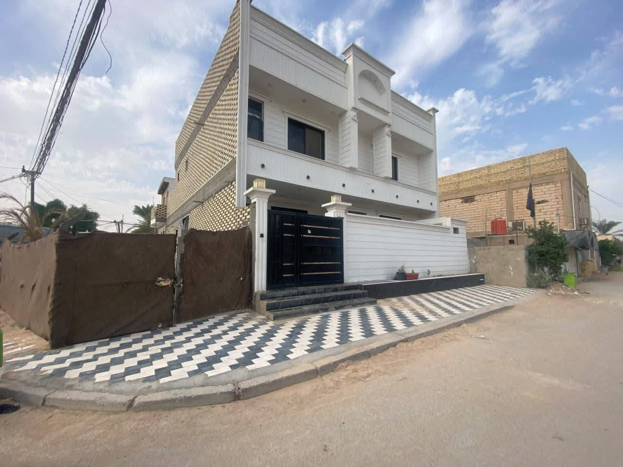 الهنديه خلف التجاري • ١٨٠م • طابقين