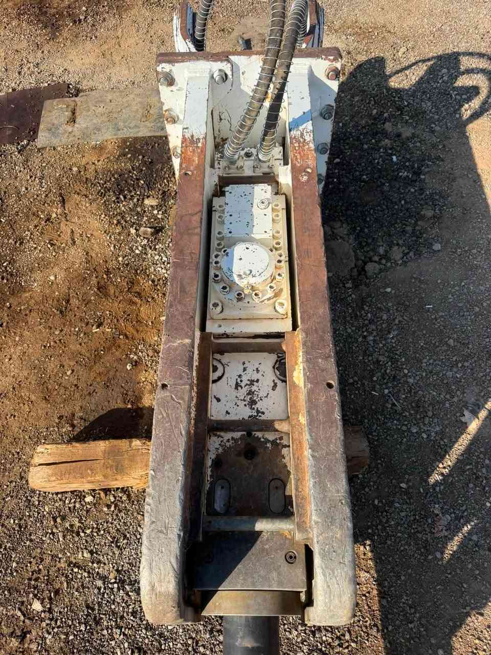 للبيع نقار كؤريKOMAC باب أوةل حجم 2600 مكفولة بل شةرت ***********
***********
