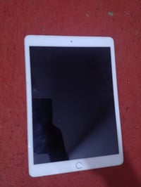ايباد سبعه ذاكره ١٢٨  سعر ١٨٠ 07806310853