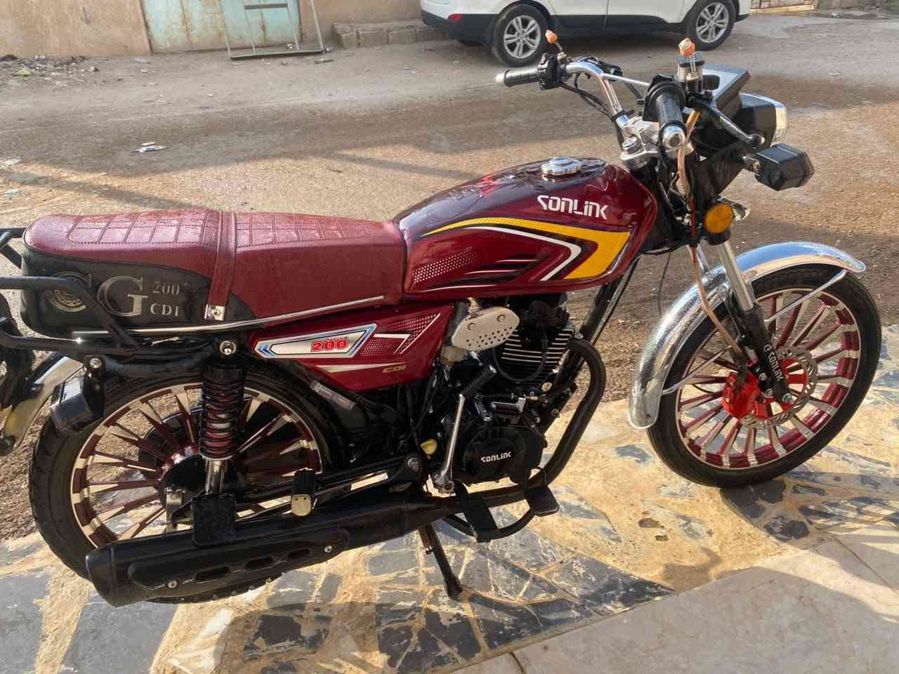 دراجه 25سيفون للبيع كفاله عامه محرك 200 سعر 850 وبيها مجال ديالى الخالص للستفسار الرقم موجود ***********
