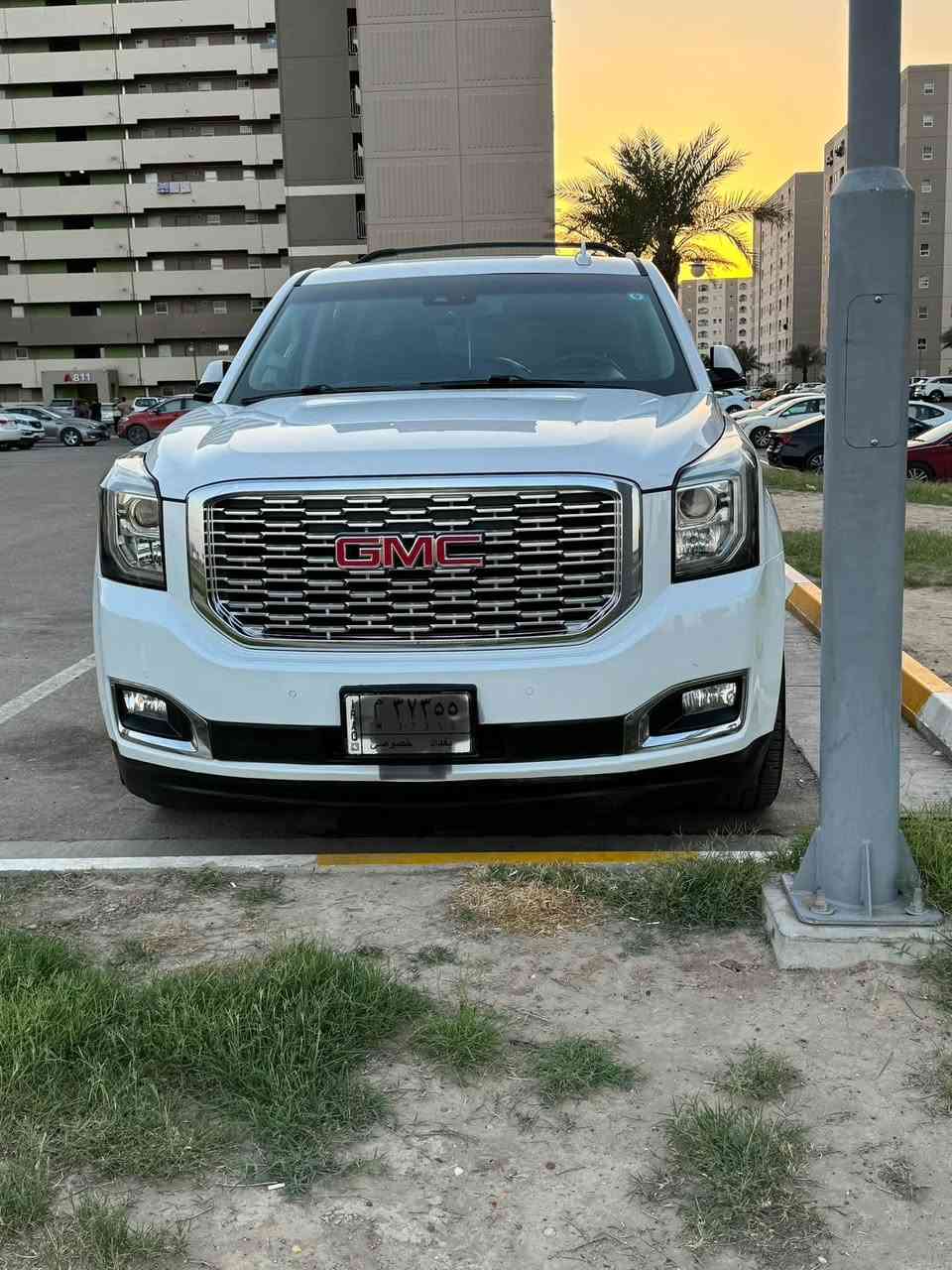 GMC ( امريكي  )
للبيع او مراوس حسب القناعة
                  
السيارة وارد امريكي
موديل ٢٠١٩ حادثها جاملغ وباب عكس السائق مبدلات نفس اللون يعني بدون صبغ ، ( فقط الدعامية الأمامية مصبوغة ) السيارة بدون ايرباك ، كل ايرباكاتها سليمه على وضع الشركة .
السيارة جاهزة اي نقص ما بيها ،
ماشية ٧٩ الف قابل للزياده
رقم بغداد الماني ومكانها ببغداد بأسمي تحويل ثاني يوم
صور الحادث على الخاص

المواصفات 
دبل أريل دبل رادار
تشغيل عن بعد 
كامرات ٣٦٠ درجة
بصمة 
كشن رجاج 
داتا شو 
سلايد روف
لايت زنون بلادي
دبل شاشة
تحكم بريك 
جنطه ذكيه جلاق
رادار تحديد مسار
رادار خلفي
رادار امامي 
نقطه عمياء 
كشن تدفئة وتبريد سايق وراكب
كشن خلفي منفصل 
مري شفط 
اشارة بداخل المراية
كشنات جلد 
كشنات خلفية منفصل 
دوسات كهرباء 
ذاكرة ميموري ستيرن وكشنات
ويل ٢٢ بلادي 
وبعد مواصفات هوايا اعتقد الكل يعرفها ،
بيع او مراوس حسب القناعه
مكاني بغداد ، 
للاستفسار رقم الموبايل ***********
صور الحادث مرفقة مع الصور .
