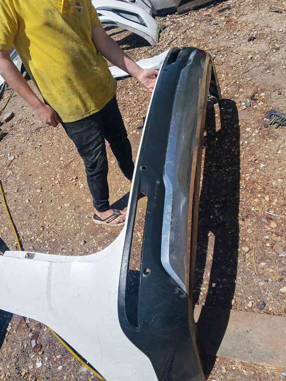 سلام عليكم 

دعاميات جمله ومفرد كل انواع سيارات كوريه 

توصيل مجاني كل محافظات العراق المفرد 

وتساب للتواصل ***********

شرط حاويه ونضيف جدا

