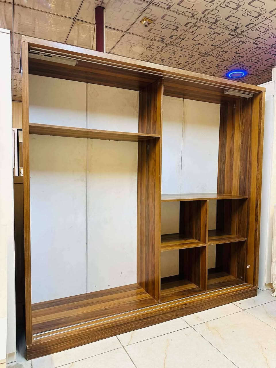 ميز تواليت • غرفه اخشاب