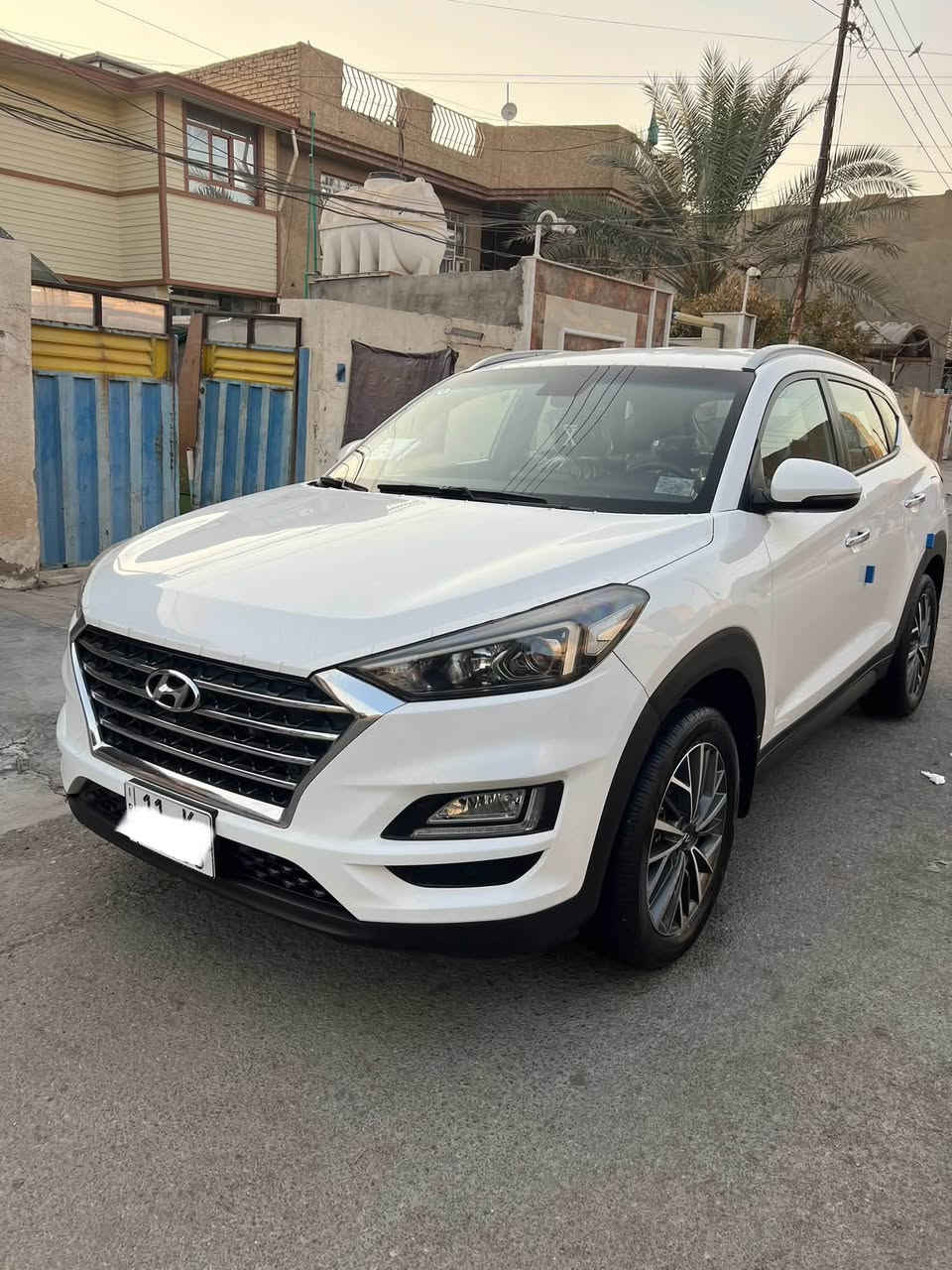 السلام عليكم
توسان 2019 خليجي شركه الكاصد جديده بمعنه الكلمه 
مكفوله كفاله من الصبغ والبارد والشخوط بوضع الشركه 
ماشيه 34 حقيقي وشرط الفحص سياره بعدهه بنايلون الشركه 
وفابلون شركه ولزكات شركه شرط تيب الأسود مال ترايش بعده بيهه سبير والعده مانزلات بصمه لاخ وجداحه بعدهن مامستعملات سياره وضع شركه صدر امامي وخلفي وضع شركه 
مكينه وكير خير من الله ترايهه زيرو سياره جديده  مواصفات 
بصمه تشغيل 
بصمه ابواب 
لايت عدستين زنون 
بكلايت ايل ايدي
شاحن واير لس
كامره خلفي 
حساس امامي
وحساس خلفي
خمس ويل كب 18
سايد بريك بل رجل
محرك 2000 دوش
لد نهاري 
مري شفط
كشنات جلد
كشن كهرباء
يدات ترحيب
3انضمام قياده
عادي وسبورت ونورمان
تبريد قطعتين
دبل تحكم ستيرن 
وبعد بيهه مواصفات رقم بغداد دولي جديد بسمي هزه وسنويه جديده اتصال *********** مكاني بغداد
