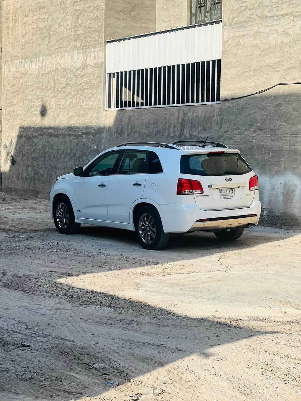 سلام عليكم للبيع سيرنتو وارد امريكي sxL
فول مواصفات 1على 1اعلى موصفات بالامريكي
محرك 6 سلندر 
7 راكب
ماشية 100الف ميل فقط
والسيارة كامله فلس ماتصرف عليها
مكان الفلوجه
سعر 140 وبيها مجال
رقم الهاتف ***********
رقم الهاتف ***********
