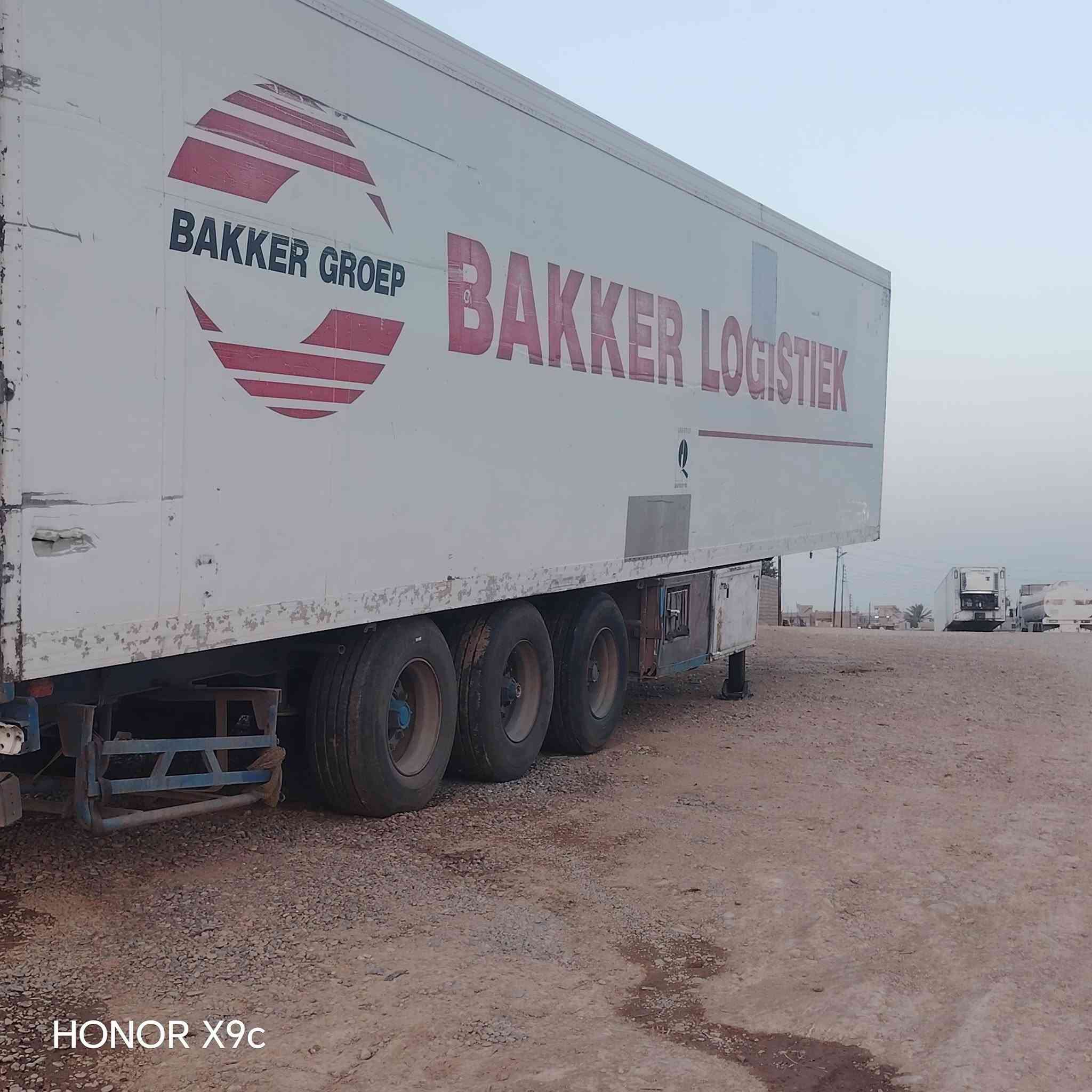 للبيع براد شمتز بدون جهاز طخم تاير السعر 40 وبي مجال العنوان الموصل الجانب الأيمن الاتصال على الرقم ***********///***********
