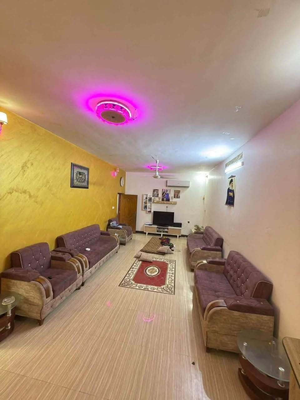 🏠 بيت للبيع – حي الجامعة | موقع مميز
🏡 البيت طابقين ويحتوي على:
🔹 الطابق الأول:
• غرفة نوم عدد 1
• صالة
• استقبال
• صحيات
• براني
🔹 الطابق الثاني:
• غرف نوم عدد 3
• صحيات عدد 1
📞 للاستفسار والتفاصيل: الاتصال أو مراسلتنا عبر الواتساب. ***********
