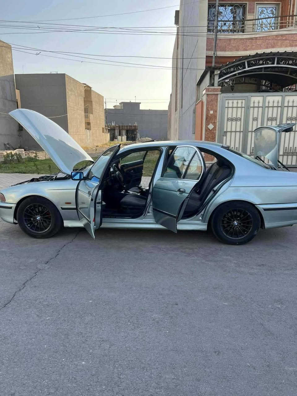 بي أم صقر 528
موديل 96 
 بيع نقد وترهم اقساط 
السعر 80 
كير محرك شرط صدر كدام ورا جديد تبريد شرط فقط ناقصها غاز
رقمي ***********
