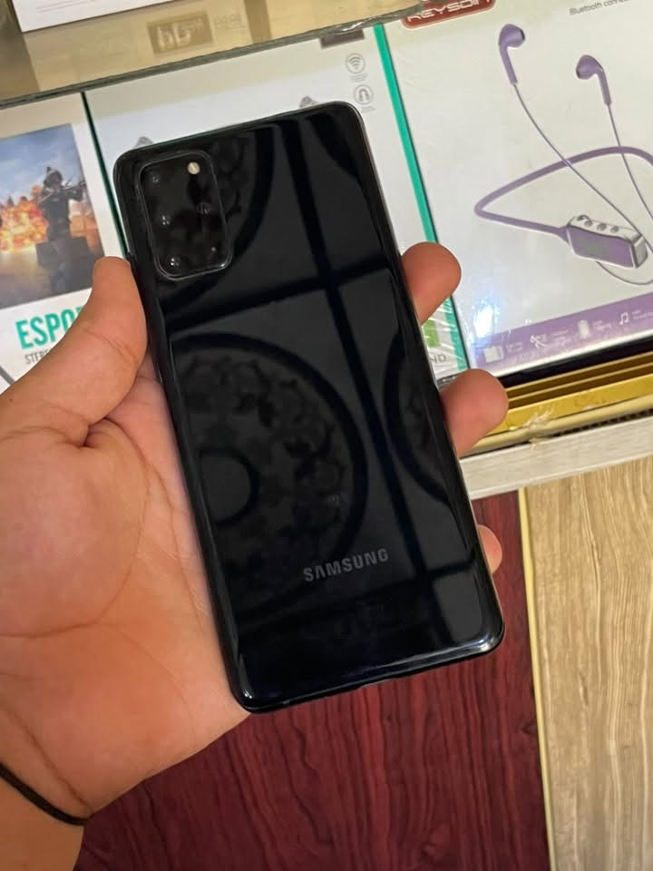 S20+جهاز نضيف ما مفتوح ذاكرة ١٢٨ 
رام ٦ بوبجي ٦٠ فريم 
سعر خاص 
رقم ***********
