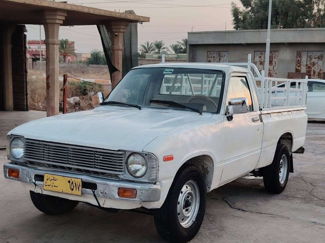للبيع بكم 1980
محرك بي صرف 
كير واكسل شرط
صدر جديد 
طخم تاير جديد 
بدون اخياس بدون ضربه شرط
كهربائيات كلها شغاله سياره حلو 
ومصروف عليها مال بيت
تبريد شغال بس تزيدو غاز 
بدون وكاله تحويل بس 
بدون مراوس بس بيع نقد فقط
السعر 25 وبيها مجال 
مكان السياره الشرقاط اسديره 
هاتف ***********
