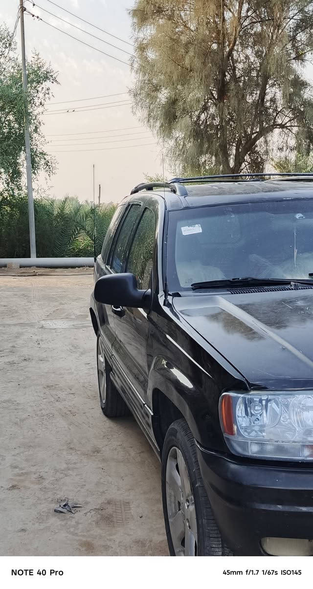شيروكي • V6 اوتو • ٢٠٠٠