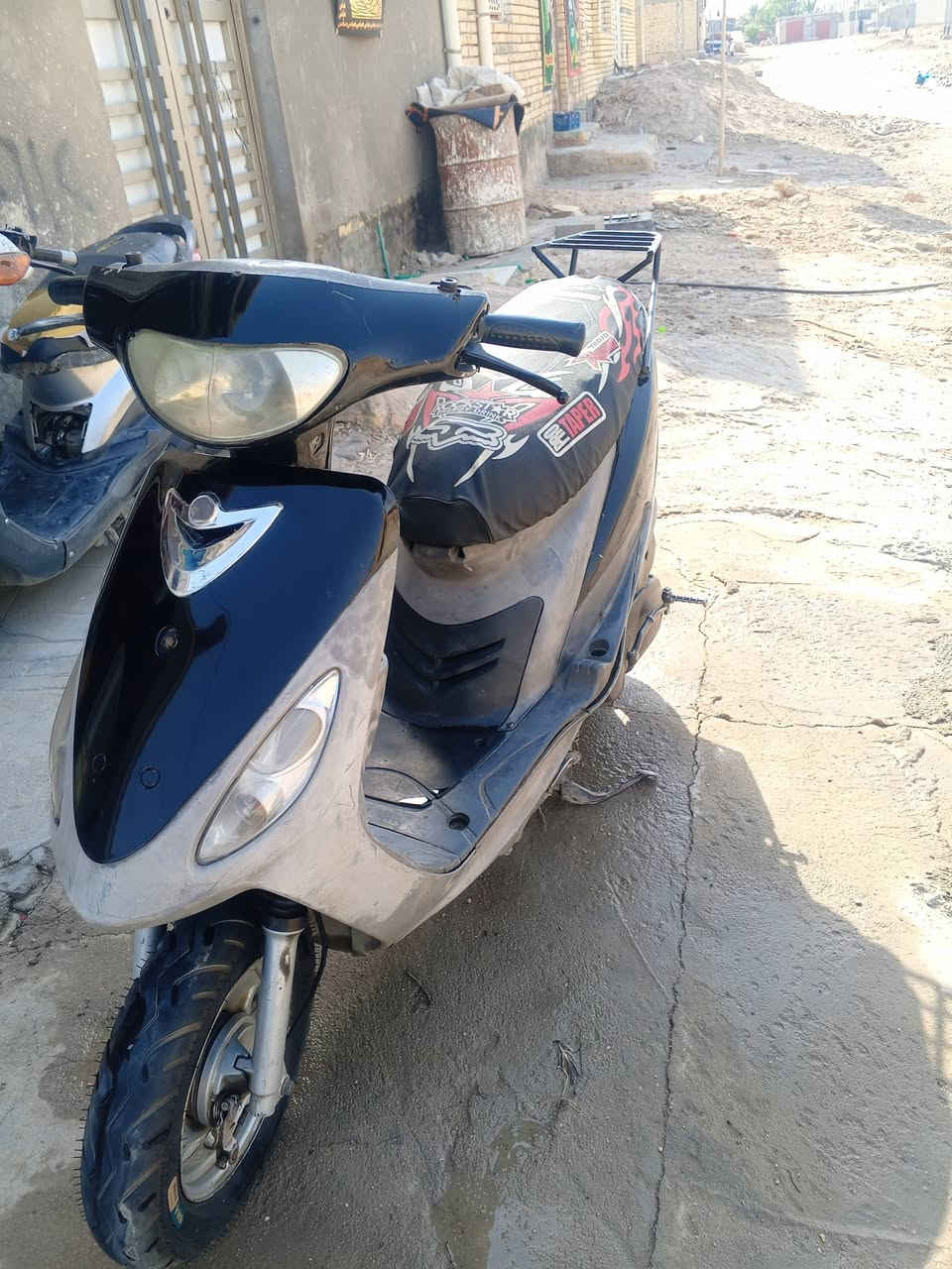 ماكس منغولي للبيع بيهأ تواير جدد باتري جديد كلج امامي جديد مكينه مفتوحه ولفات مكينه حلوه عوزه ب كلج خلفي دراجه صير صول
سعر 450 وبيهأ مجال للشراي
هاذه رقمي للاستفسار 
***********
