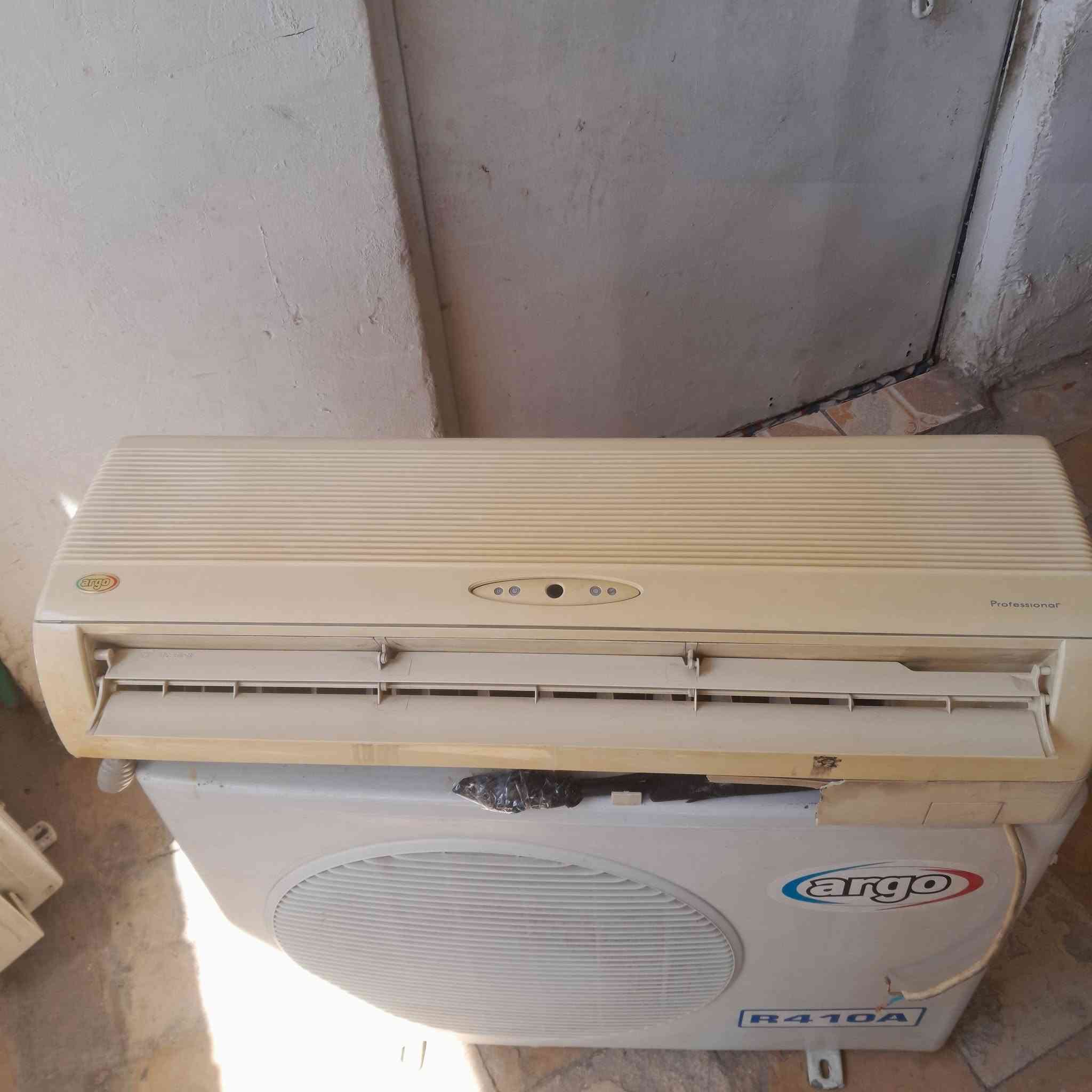 سبلت توسات طن نظافه ميه بلميه السعر ٢٧٥ سبلت ارجو نظافه كامل غازهن مال شركه ١٧٥ ميز تلفريون تركي اخو جديد السعر ٧٥ العنوان الحريه ***********
