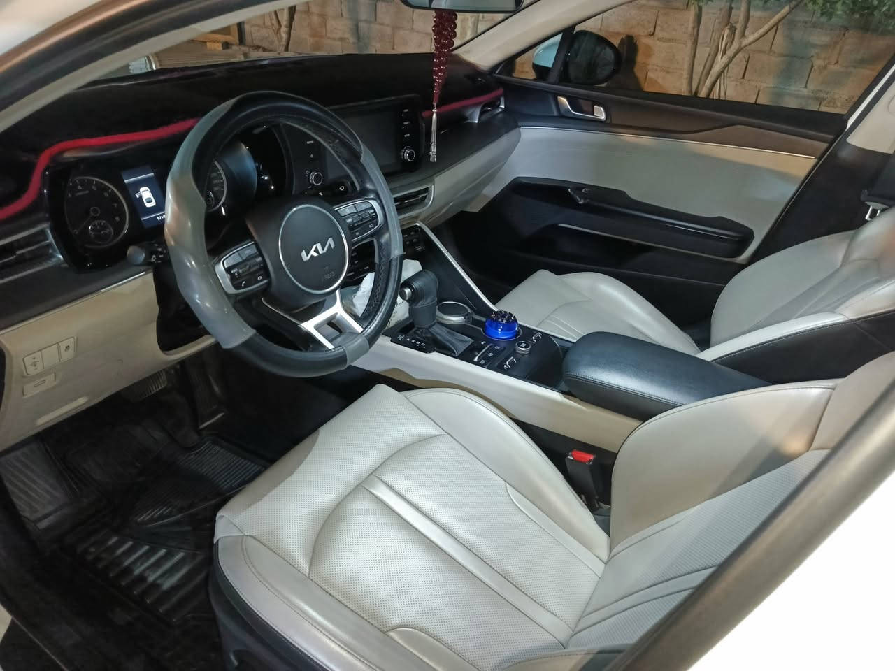 K5 خليجي مواصفات واحد على واحد
موديل 2023
رقم أربيل إنكليزي
محرك 2000 دوش
كير 8 سرعات
تبريد قطعتين
كشنات أمامية تدفئة وتبريد
شاشة كبيرة
ويل كب 5
تخم تاير
تحكم ستيرن
بگ لايت متصل
تشغيل عن بُعد
بانوراما أسود
جام بنرايز
بصمة عدد ثنين 
و الكشنات ابيض ملكي

ومواصفات إضافية أكثر بالسيارة

ماشية السيارة: 57 ألف
السيارة مكفولة

السعر: 225$ قابل للتفاوض

للاستفسار: ***********
