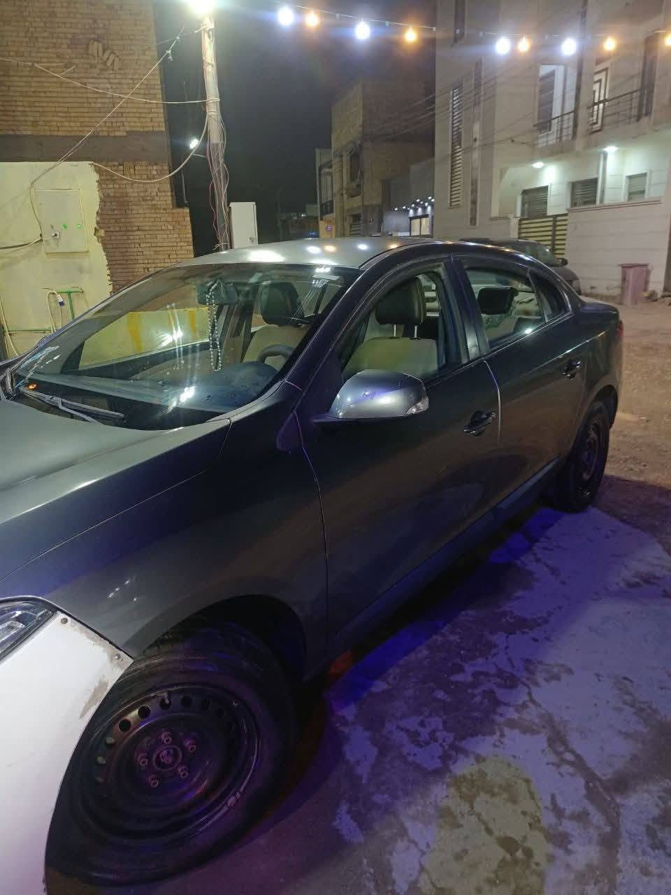 سلام عليكم رينو فلاونس 2016 محور كير وومحرك كولار 1800 رقم بغداد بأسمي شادلهة شاشة وكامرة خلفية السعر 60 ورقة وبيهة مجال للتفاصيل الكاملة الأتصال على الرقم ***********
