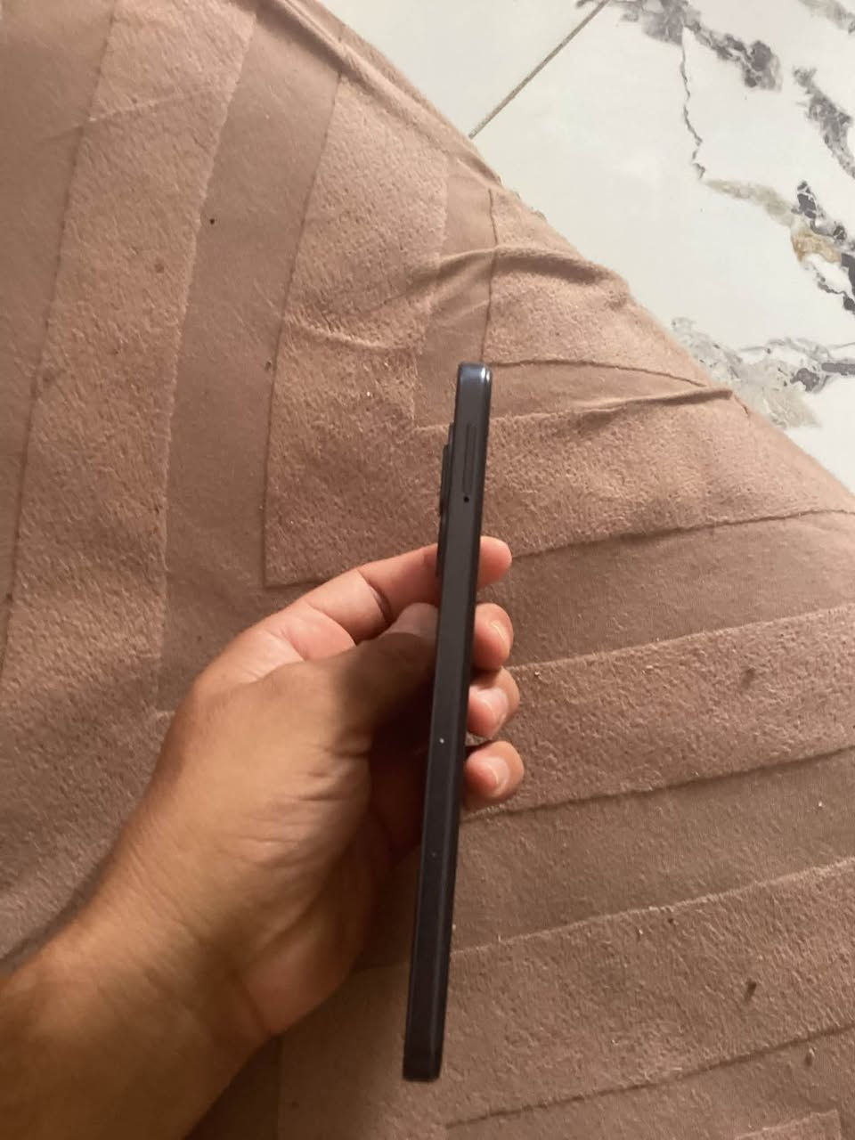 أنفنكس سمارت ٩ ذاكرة ١٢٨ بي خنه خفيفه  سعر ١٣٠وبي مجال حق الجيه ولله الجهاز نضيف كلش
عنوان حيور 
***********
