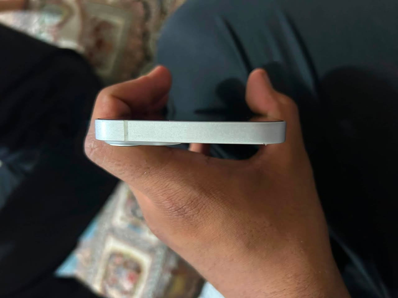 سلام عليكم ايفون 13 عادي 
جهاز نضيف كلشششش 
مستبدل فقط بطاريه شرط 
ولباقي كفاله 
ذاكره 128
شرق اوسط 
تقره بطاريه هسه 100‎%‎
سعر 375وبي مجال حك جيه 
رقمي ***********
عنواني نجف شارع مطار جديد
