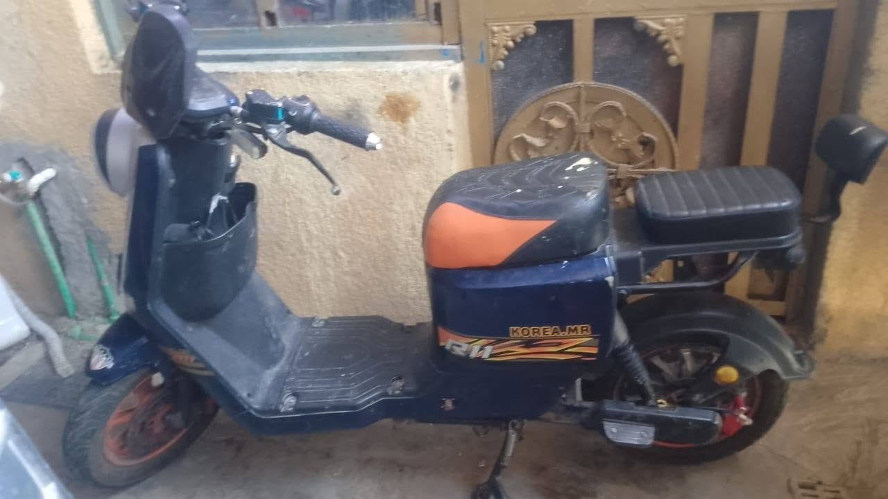 R11نضيفة كلش 
بس بطارياتها تعبانات

450 وبيها مجال قليل 
مكاني البصرة القبلة حي الشهداء

*********** البصرة, العراق
