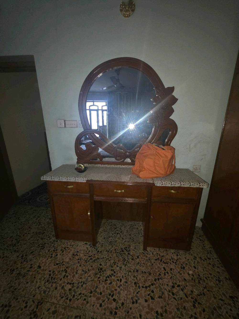 غرفة نوم للبيع شغل عراقي درجة اولا
نضيفة حيل سعر مناسب مناسب
المكان الحرية الدولعي
***********