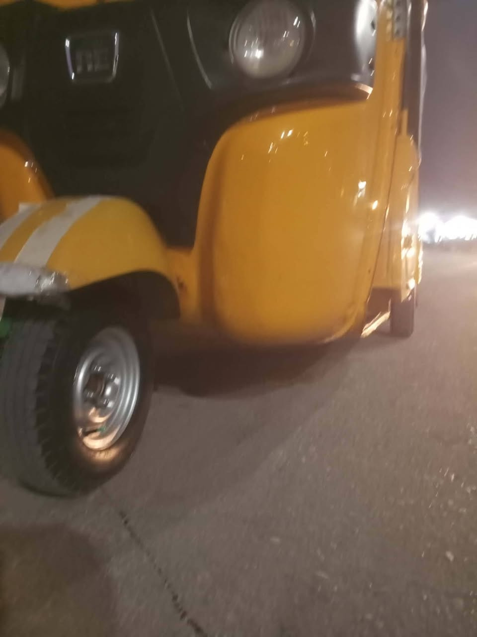 تكتك للبيع موديل 21رقم نجف مشروع وطني بسمي تكتك نضيفه بيه صفحه مسبوغه ودوس معمره فقط مكاني كوت الستفسار ***********خاص ما جاوب

