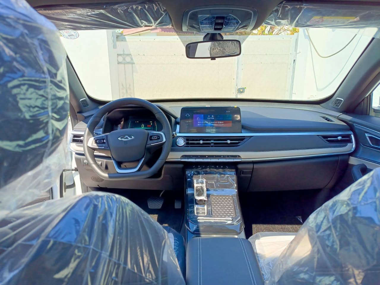 Chery Tiggo 7pro
موديل 2024 أعلى فئه (لكچري) رقم أربيل بأسمي مكفولة كفالة عامة جديدة بمعنى الكلمة
(علماً داخل ضمان الشركة لمدة 5سنوات) 
ماشية 38 ألف كم
-حجم المحرك 1.5L TURBO،مرتبط بناقل حركة أوتو 9 نمر
-سقف بنوراما
-دخول بصمة ذكي،ترحيب، تشغيل عن بعد 
-فتح الصندوق كهرباء وفتح عند الاقتراب  
-اريل نفكيتر 
-حساسات أمامية و حساسات خلفية مع 4 كاميرات محيطيه 360 درجه وصورة بنوراميه من الأعلى
-لايت زينون + LED، كشافات، بك لايت LED 
-ويل كب 18، 4 دسك، حساسات ضغط الاطارات 
-اشارة في المرايا الجانبية مع تنبيه النقطة العمياء، المرايا قابلة للطي كهرباء 
-عدد AIR BAG 8
-هاند بريك كهرباء (بصمه) مع اوتو هولد 
-دشبول شاشة ديجيتال،  شاشة Apple Car play 
-مقود جلد حياكة رياضي 
-مثبت السرعة Cruise، المودات والاوامر الصوتية  Bluetooth  
-مخرج منفذ الطاقة 
-فحص نظام السيارة 
-انارة داخلية LED محيطية 7 وكذالك تفاعلية مع الصوت
-المقاعد جلد لونين، حركة المقاعد الأمامية كهرباء 
تدفئة المقاعد الأمامية، تجاوي متحركة 
ذاكرة أوضاع كرسي السائق
-الايزو فكس ISOFIX 
-تبريد شاشة، قطعتين تبريد 
-نظام مانع الانزلاق، نزول المنحدرات 
-رادار، تحديد المسار
-تحذير مرور عند اقتراب سيارة من الخلف
-تطعيم الدواخل ألمنيوم 
-ثلاجة بالجكمجه الوسطية
للتفاصيل☎***********
متوفر واتساب
