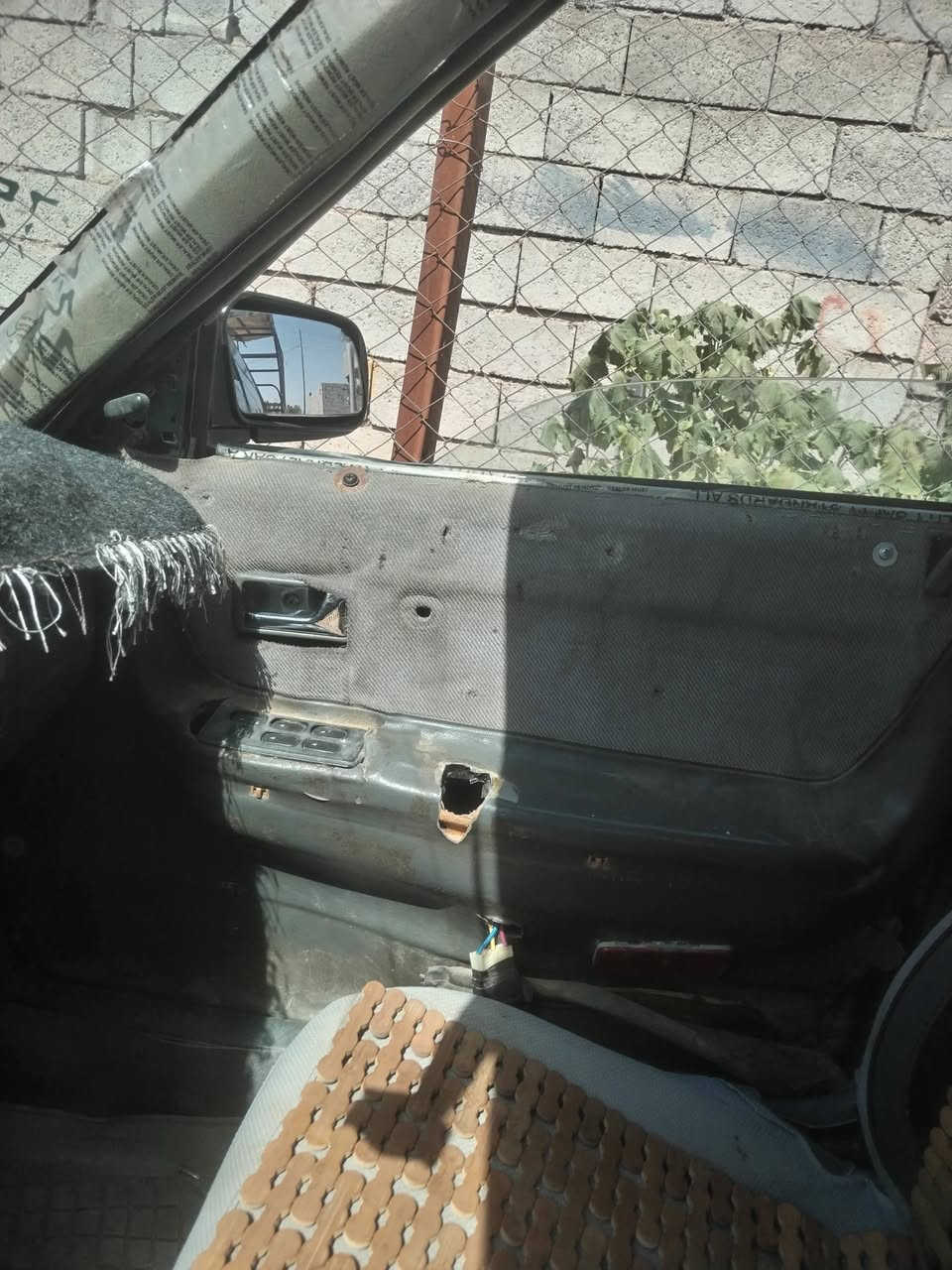 سلام عليكم سياره للبيع مازده 626موديل 90بيها نوزل واكف او سنويه صاقطه او للاستفسار اتصل ***********
