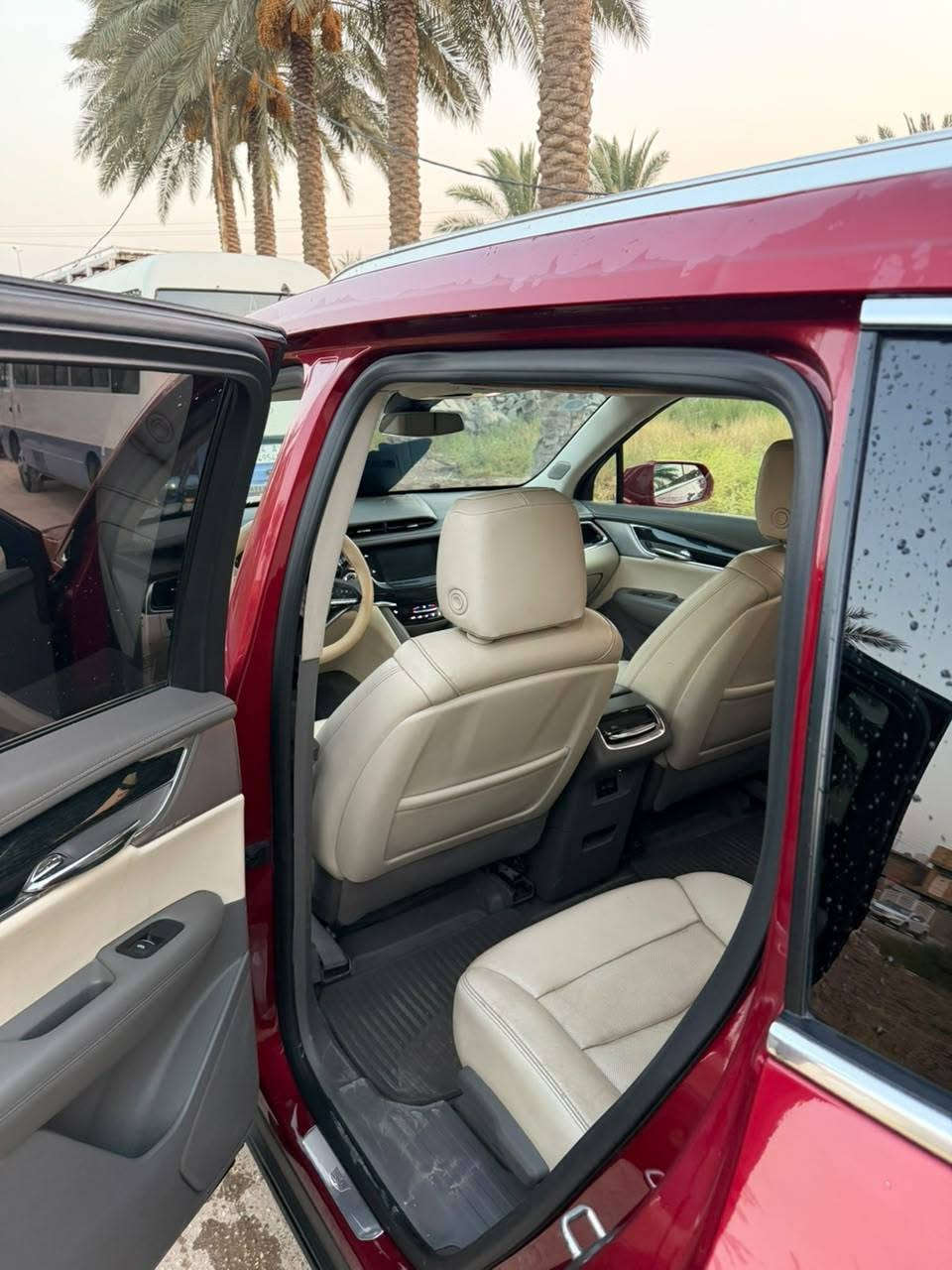 السلام عليكم
كاديلاك xt6 موديل ٢٠٢٠ حادثه نص الجنه وشويه من الجاملغ مواصفات فول الفول سياره جديده جدآ مناقصها شي مكان السياره حله السعر ٢٧٥ بيه مجال 
***********
