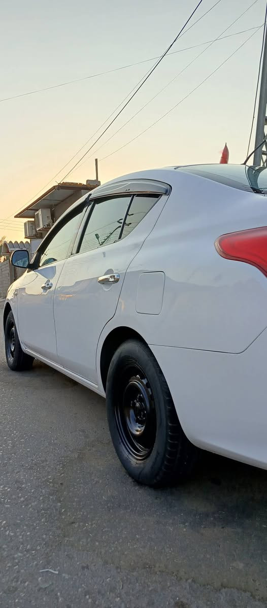 نيسان صني هندي ابليته الزركه موديل 2018 رقم اربيل سياره جاهزه تبريد تدفئه حداديه طخم تاير مكينه. ابلاديه  بيها جاملق امامي تبديل والاصلي موجو وبيها شبر صبخ بالمدكر الخلفي مكان السياره بصره رقم التواصل ***********
السعر 85 ورقه البصرة, العراق
