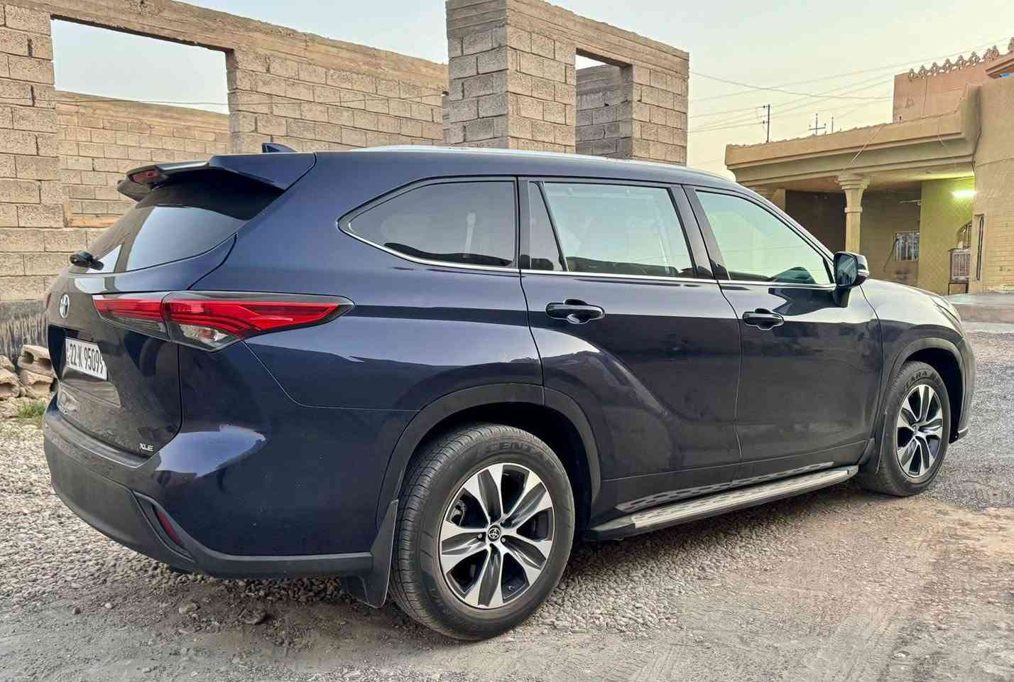 السلام عليكم 
للبيع تويوتا هايلندر موديل 22 XLEفول الفول صندوق كهرباء بردات بلادي محرك 6 سلندر السيارة مگلوبة بدون دواخل شرط وموجود الفيديو مال الحادث بالمنشور 
ابيعها صبغ عام شرط الوكالة والتحويل ….
السعر 210 وبيها مجال قليل 
***********
