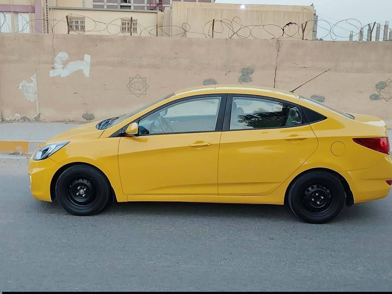 السلام عليكم
اكسنت خليجي ٢٠١٣ رقم بابل بسمي دولي
سنويه جديده هيئه مصفره غرامات مصفره
مكينه 1600 دوش كير حداديه مكفوله تخم تاير جديد تبريد شغال ثلج مابيه اي نقص 
مكفوله كفاله عامه من الظربه والتبديل والفتح صبغه جديده بدون معجون صفاح موس   مكاني بابل البكرلي *********** السعر 77 وبي مجال
