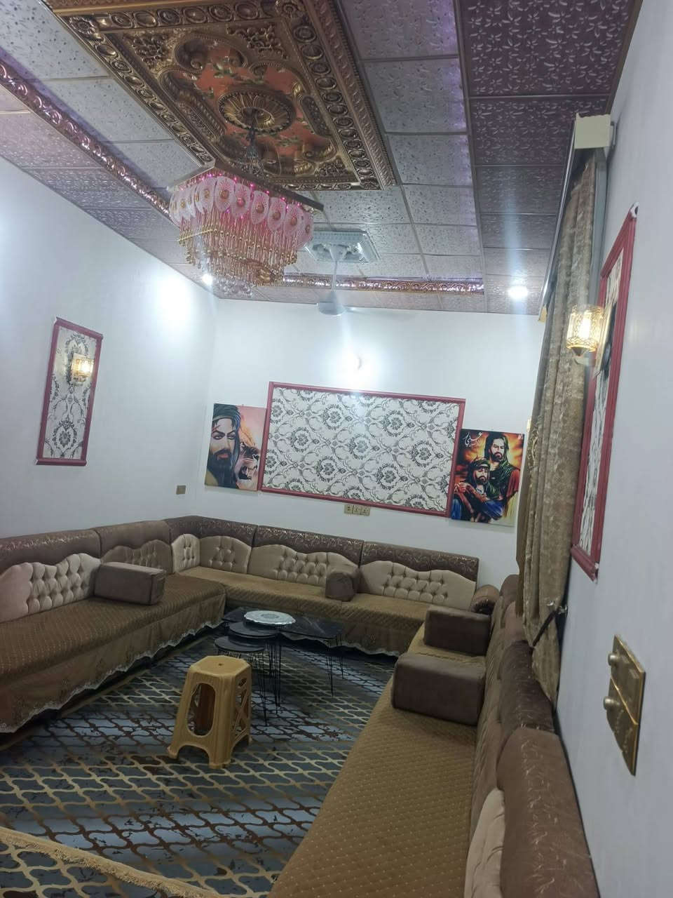 دار للبيع
المنطقه: حي الحسين 
للتواصل: ‏‪***********‬‏
