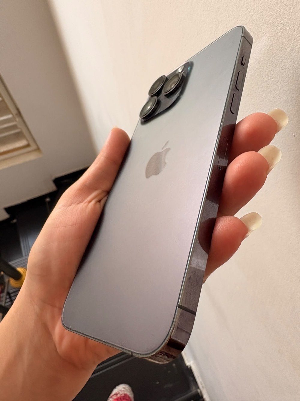 ايفون 14promax
 مامعدل عليها 86%
مبدل شاشه و حاليا بيها فطر 
نظيف كلش 
لون بنفسجي
كارتون موجود