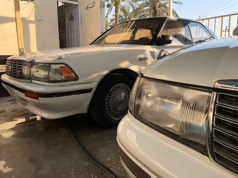 السلام عليكم للبيع كراون هارتوب 1991رقم دالى دولي باسمي كفاله عامه من الصبغ وتكحيل وفتح ولتبديل كير مكينه جدد صدر امامي خلفي جديد تخم تاير توني شاده ثلاجه خلفيه قطعتين تبريد تدفئه تبريد شغلات داخل جديد منضومه زنون لونين اصفر وابيض السياره مابيها كلوب ما يشتغل مكان السياره صلاح الدين بلد السعر 45وبيها مجال قليل ***********
