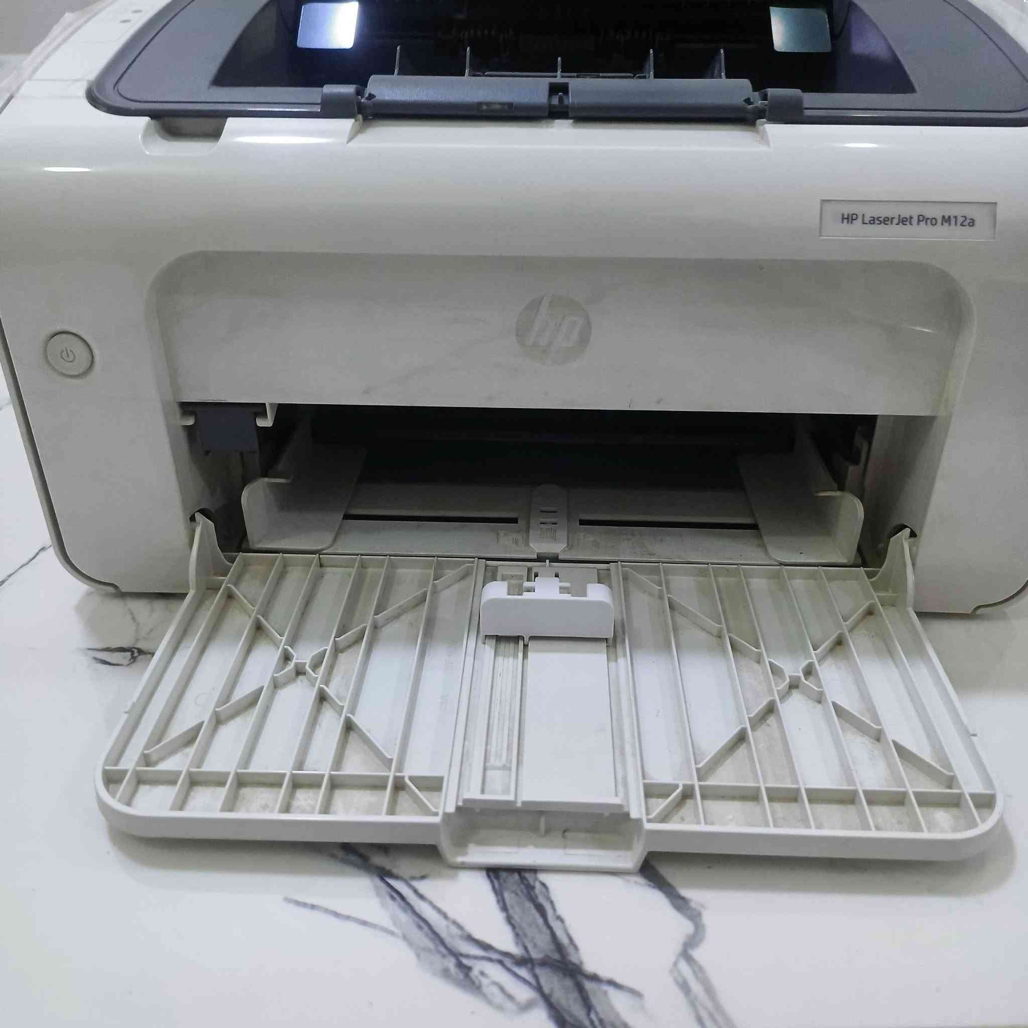 السلام عليكم طابعه hp ليزريه ابيض و اسود للبيع استخدام قليل عنوان سبع البور شارع السوداني الرقم ***********
