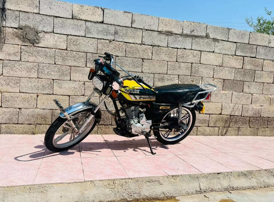 سيفان موديل ٢٢ فول نظافه ونشاط ومعدل كهربائيات كلها شغاله سلف شغال مابي اي نقص رايده ب٤٥٠ وبي مجال 
التواصل ع رقم *********** وبي واتساب
