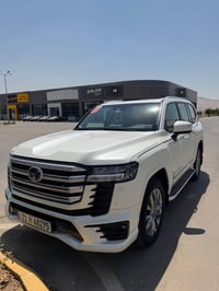 لاندكروزر GXR • ٢٠٢٥ • ٢٠٠٠٠ كم