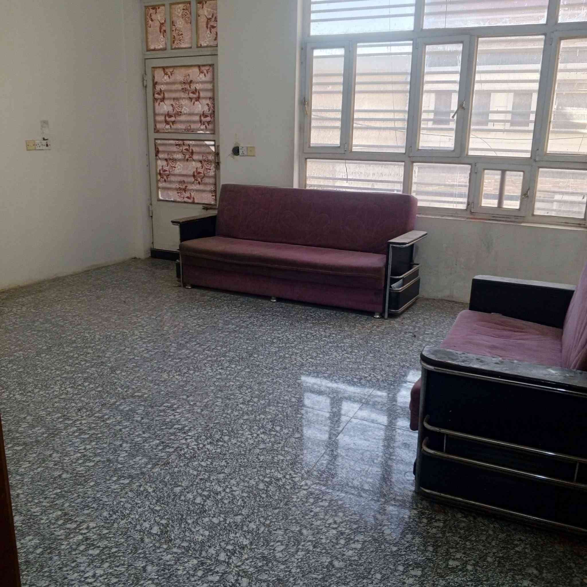 سلام عليكم دار للبيع بغداد الدورة شارع ابو طيارة الزراعي 
طابقين نظيف بناء جديد مساحه 100م

***********
‏‪***********‬‏
