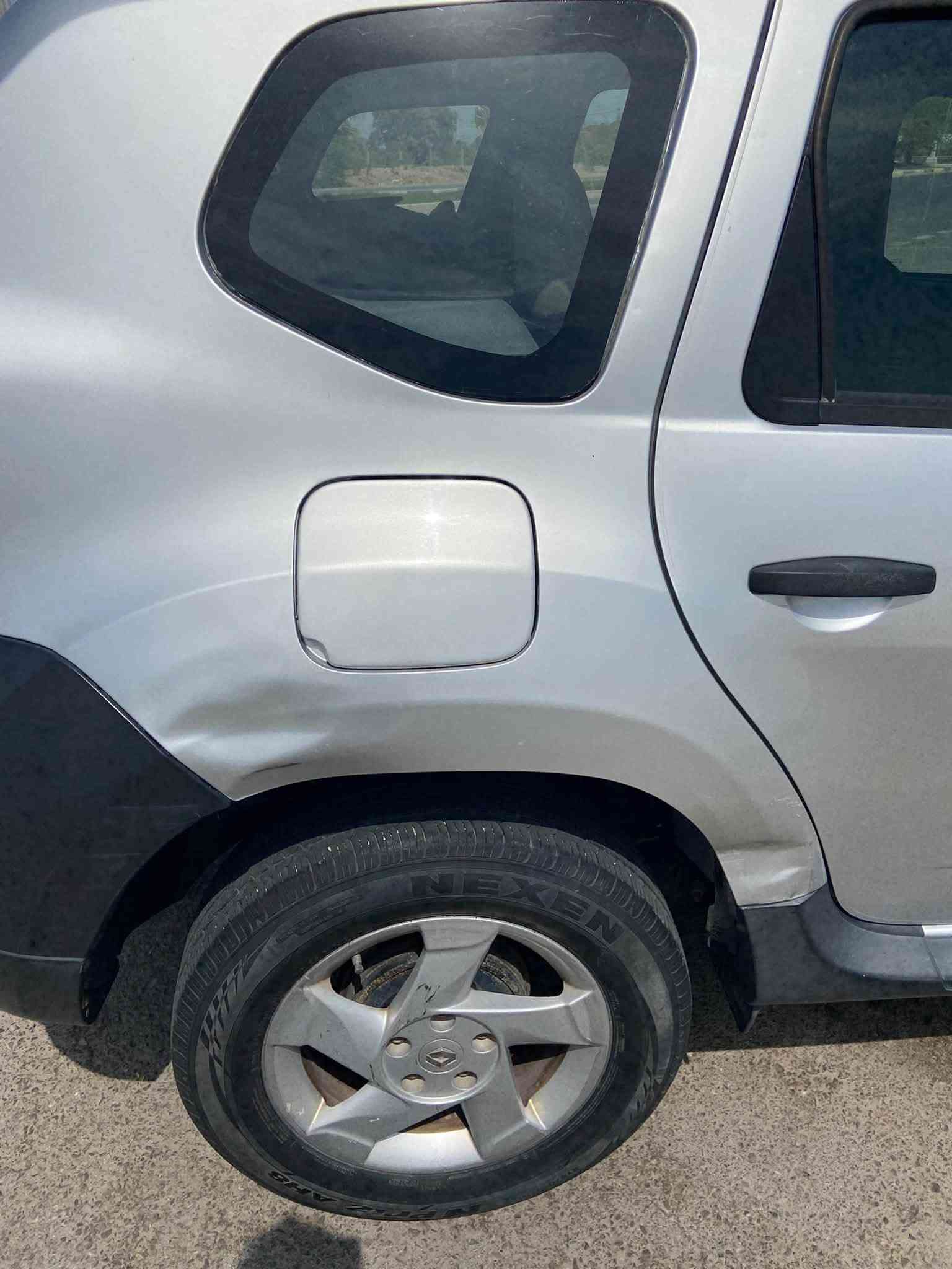 رينو داستر 2018
مكينة 2000 گير ميكانيكي مكفولات 
مكفولة من الحادث والصبغ عدا طخات بسيطة موضحة بالصور والسونار المرفق 
ماشية 94,000 km 
سنوية مجددة وبأسمي 
السعر 90 وبيها مجال قليل 
السيارة كلش نظيفة واعتمادية 
*********** 
تواصل واتساب او اتصال 
مكاني البصرة
