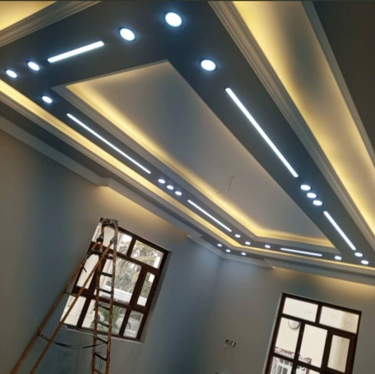 السلام عليكم ورحمة الله وبركاته 🌟
كادر المحترف للسقوف الثانوية والجبس بورد 🛠️✨
​مستعدون لتنفيذ أحدث وأرقى الديكورات والتصاميم لمنازلكم ومحلاتكم بأعلى جودة وأنسب الأسعار.
​🛠️ خدماتنا تشمل:
​سقوف ثانوية بكافة الأنواع والتصاميم الحديثة.
​جبس بورد (مغربي، ملكي، كلاسيك، ومودرن).
​تنفيذ كافة الديكورات والتصاميم الخاصة حسب طلب الزبون.
​📐 نظام العمل حسب رغبتكم:
​عمل فقط (شغل يد).
​كرستة وعمل (مواد وعمل) باستخدام أفضل المواد ذات الكفاءة العالية في السوق.
​شغل درجة أولى يتميز بالدقة، المتانة، واللمسة الفنية الراقية وبأسعار مناسبة جداً (رمزية).
​👁️ نترككم مع جزء بسيط من أعمالنا وتصاميمنا المرفقة.
​📞 للتواصل والاستفسار، يسعدنا اتصالكم على الرقم التالي:
​*********** (متوفر واتساب أيضاً)
