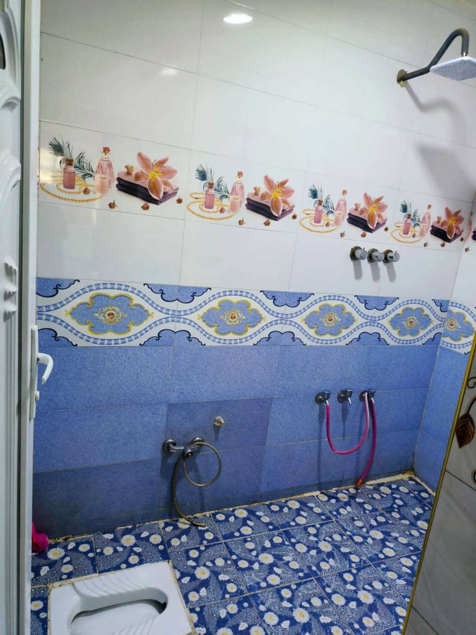 🏠 للبيع بيت في الزعفرانية – فرصة مميزة جداً 🔑
📍 الموقع: الزعفرانية، نهاية شارع المعهد – السدة
📐 المساحة: 100 متر مربع
🏡 طابقين بخريطة واسعة ومريحة
🔹 الطابق الأرضي: غرفة
🔹 الطابق الثاني: غرفتين كبار جداً + سويت كامل ✨
🚿 عدد الحمامات: 2
💧⚡ متوفر جميع الخدمات: ماء، كهرباء، وتبليط
📌 ملاحظة مهمة: البيت خامس بيت عن الشارع العام، وموقعه ممتاز وسهل الوصول.
📞 للاستفسار والتفاصيل:
السند طابو زراعي سند 25 إقرار محكمة 
متكفل في جميع القانونيات
***********رقم صاحب العقار
🔑 للجادين فقط، والمعاينة خير دليل
