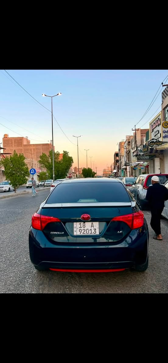 كورلا موديل 2018 
اللون نيلي 
مكينه 1800 vvt
Leنص فول 
السياره حادثه بنيد وخشم الجاملغ بدون داخل شواصي ولغود وبدنه مكفول 
ايرباك مكفول حادث السياره خفيف 
مكينه وكير مكفول من فتح  واي شي 
سونار السياره بلمنشور 
رقم بابل باسمي سنويه لل٣٢
مكان السياره حله حي الصحه 
رقمي ***********
السعر ١١٥ ورقه 
بيع او مراوس
