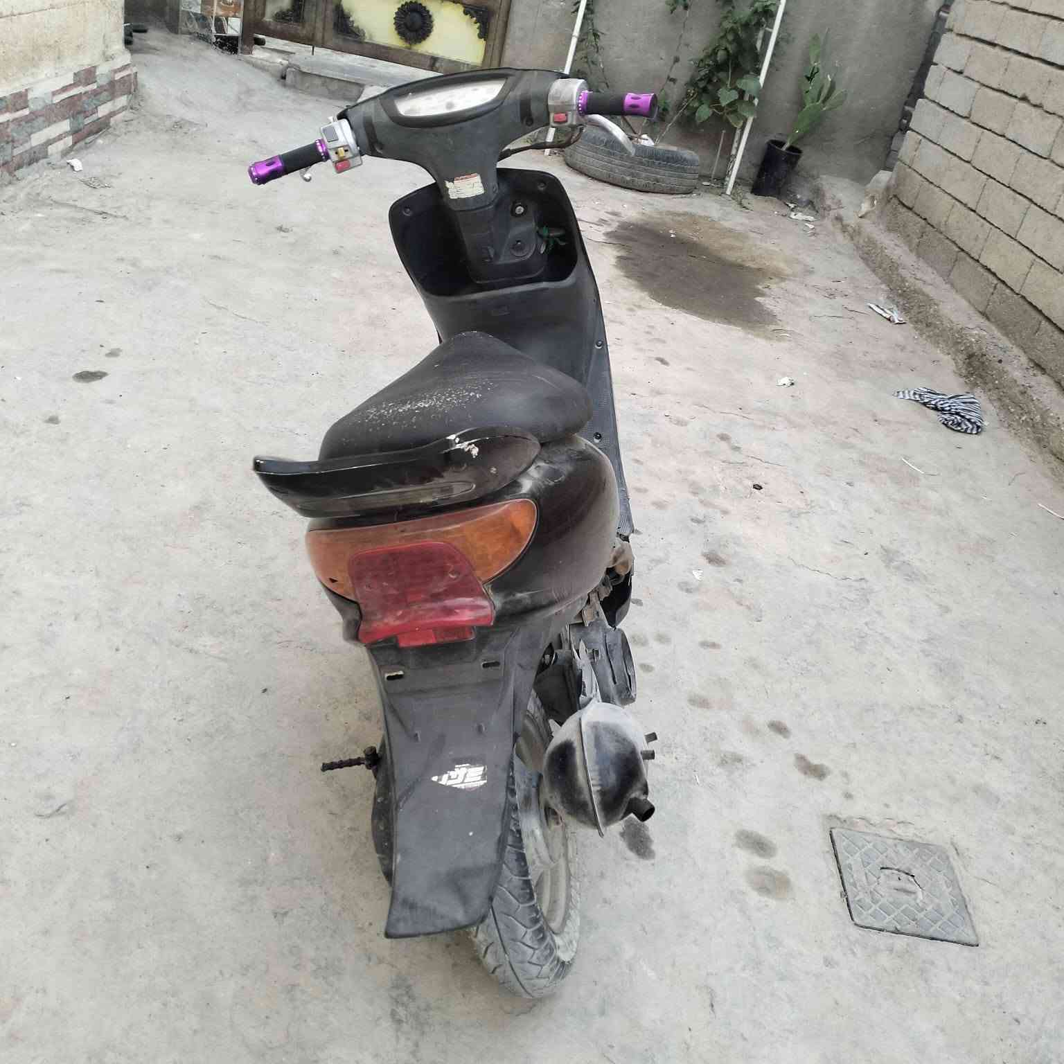 سلام عليكم دراجه عصفوري للبيع كلشي شغال سلف لايت بكلايت اشاير كلشي شغال مفتوحة مره وحدة دراجه تخبل رايدها ب٢٠٠ وبيها مجال العنوان بصره قضاء المدينة  الاتصال واتساب ***********
