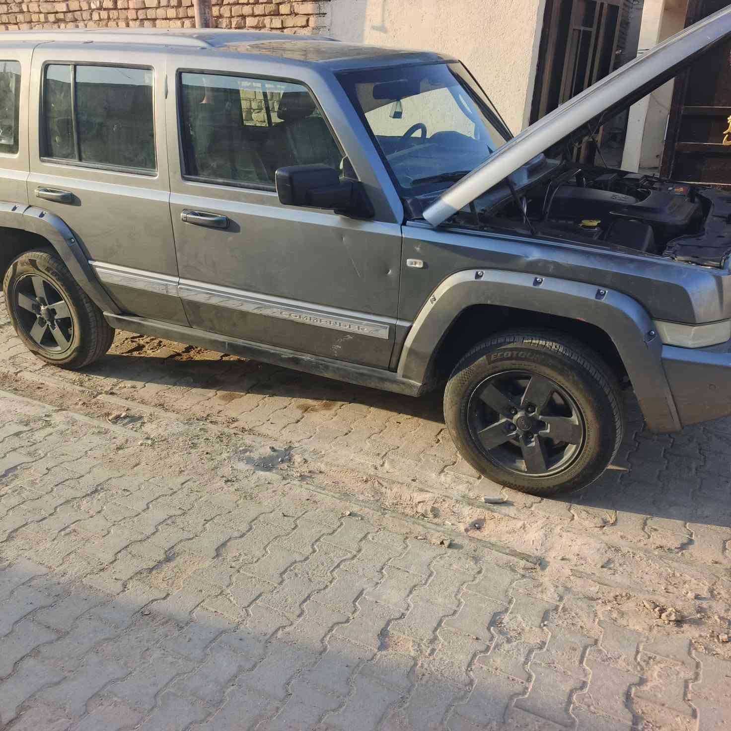 السلام عليكم جيب امريكي ادوات

2006
مكينه 8هيمي وكير مكفولات

حداديه كارتون

تخم تاير جديد

تبريد شغال

كهربائيات كلهة شغاله

متومة طبق الاصل

السعر 37وبيهة مجال للطيبين 

العنوان.. ميسان 
‏‪***********‬‏
