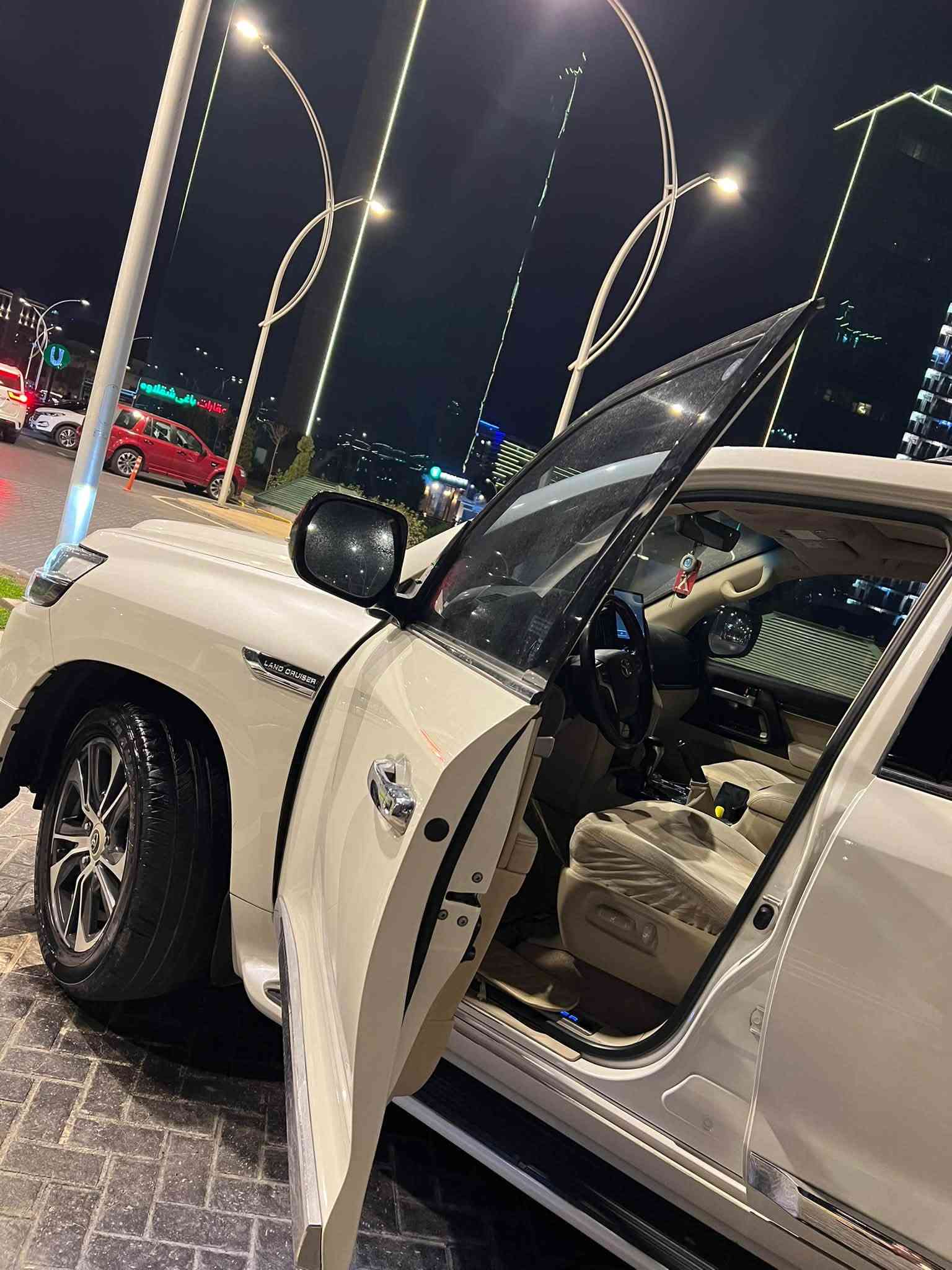 للبيع: تويوتا لاندكروزر 2020 (V8)
 الموديل: 2020
 المحرك: 8 سلندر (V8) رقم أربيل 
 المسافة المقطوعة: 94 ألف كم
 الحالة: نظافة فول، مكفولة من كل شيء كفاله عامه 
وتساب ***********
