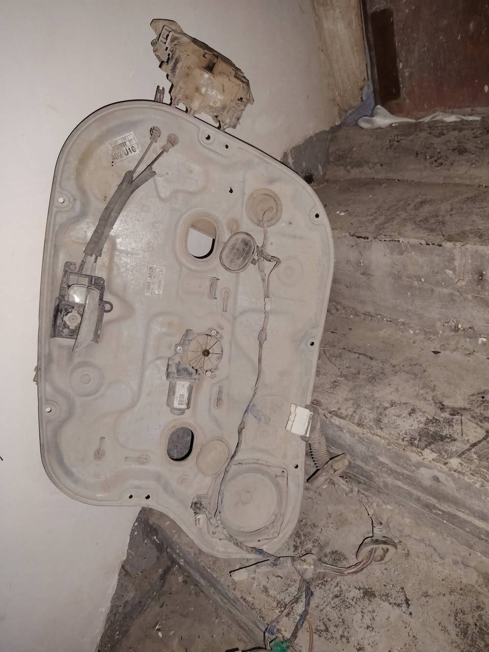 غراض إلنترا موديل ٢٠١١.محرك ٢٠٠٠.بخاخات +مجول توزيع +داينمو+رولة قايش.مع برغي التعيار +بطانة جهة السايق. +كنترول جام.+راديتر.+مسجل الأصلي ممستخدم. وعندي مكينة جام كاملة مع الماطور والضفيرة مال خليجي ١٦٠٠ افانتي. +مجول بلك. الغراض كولهن نضيفات وعلى الفحص الله شاهد. الدورة ***********.
